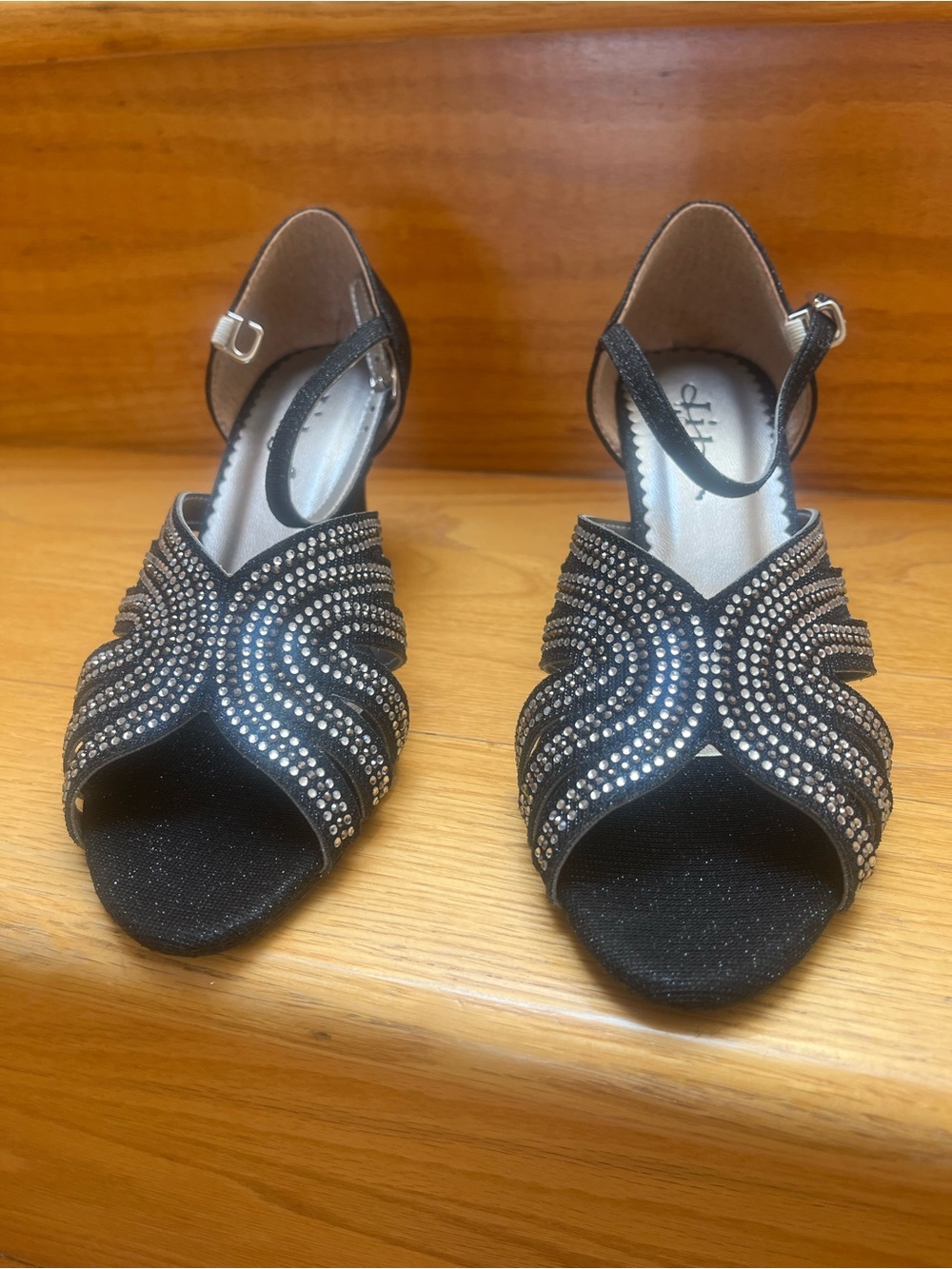 Elegant Black Crystal-Embellished ，dancing shoes